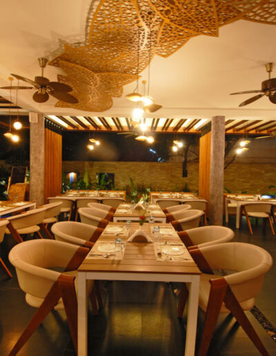 Riverside Restaurant Interiors 24