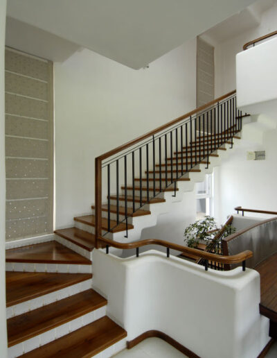 White and Wood Villa Interiors 14