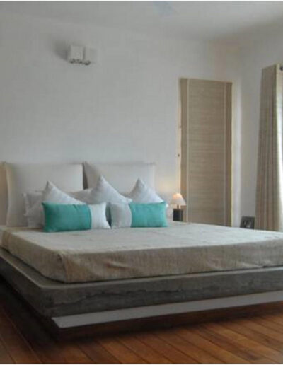 White and Wood Villa Interiors 20